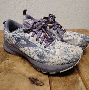 Brooks Revel Women's Sz9  Purple Athletic Jogging Shoes